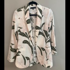 Dynamite Floral Blazer